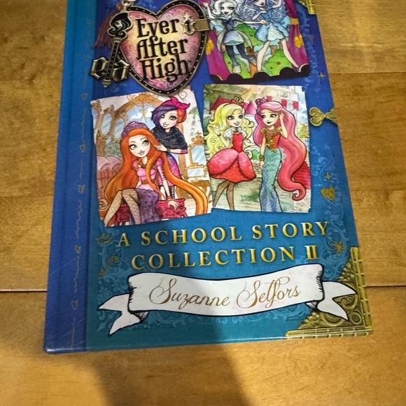 Ever after high set of books - Picture 4 of 5